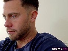 Madura, Garganta profunda, Estilo perrito, Corridas faciales, Masturbación, Chupando, Trio, Tetas