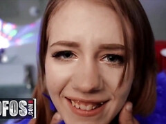 Grosse bite, Gros seins, Brunette brune, Plantureuse, Tromperie, Seins naturels, Rasée, Nénés