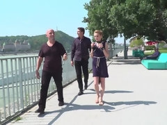 Bondage discipline sadomasochisme, Blond, Gebondenheid, Vernedering, Klein, Openbaar, Ruw, Geschoren