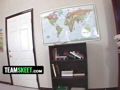 18 jaar, Grote mammen, Rondborstig, Hardcore, Natuurlijk, Twee staartjes, Lerarin, Tiener