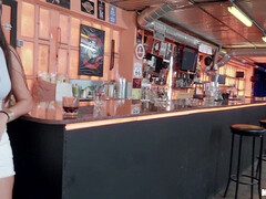 Enthousiasteling, Grote mammen, Hondjeshouding, Europees, Gezichtspunt, Openbaar, Realiteit, Tieten likken