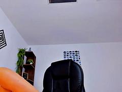 Leie, Blasen, Braunhaarige, Dildo, Masturbation, Solo, Titten, Spielzeuge