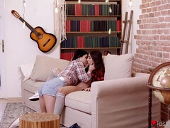 69, Gros seins, Brunette brune, Hard, Fille latino, Lesbienne, Léchez, Rasée