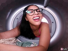 Grote kont, Grote lul, Grote mammen, Pijpbeurt, Bruinharig, Mager, Tiener, Tieten likken