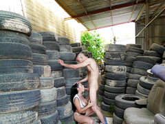 Enthousiasteling, Grote mammen, Pijpbeurt, Bruinharig, Sperma shot, Sperma in gezicht, Hardcore, Geschoren