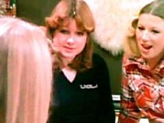 Doigter, Léchez, Masturbation, Seins naturels, Chatte, Rasée, Maigrichonne, Nénés