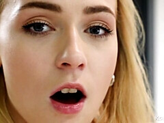 18 ans, Amateur, Gros cul, Blonde, Doigter, Masturbation, Seins naturels, Adolescente