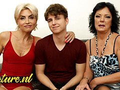 Blondine, Blasen, Schwanz, Hundestellung, Fingern, Hd, Muschi, Rasiert