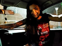 Gros cul, Grosse bite, Sucer une bite, Brunette brune, En levrette, Maigrichonne, Tatouage, Adolescente