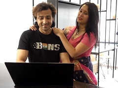 Chambre à dormir, Brunette brune, Éjaculer dans la bouche, Petite amie, Indienne