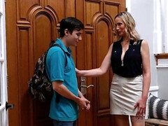 Grosse bite, Gros seins, Blonde, Sucer une bite, En gros plan de très près, Hd, Mère que j'aimerais baiser, Actrice du porno