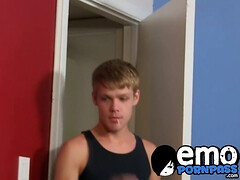 Sucer une bite, Tir de sperme, Queue, Emocore, Homosexuelle, Interracial, Tatouage, Train