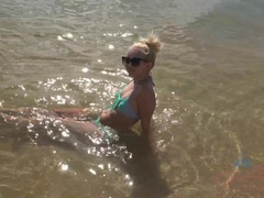 Enthousiasteling, Blond, Jurk, Vriendin, Slipje, Kut duiken, Mager, Vibrator