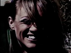 Rubia, Pareja, Penetracion con dedos, Sexo duro, Lesbiana, Madres para coger, Al aire libre, Piscina