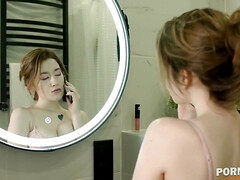 Schönheit, Grosse titten, Kehlenfick, Doppelpenetration, Orgasmus, Pov, Tätowierung, Spielzeuge