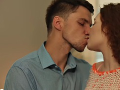 Mamada, Morena, Europeo, Sexo duro, Besar, Afeitado, Tatuaje, Adolescente