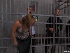 Habillées, Tir de sperme, Interracial, Lesbienne, Orgie, Fête, Satin, Echangistes