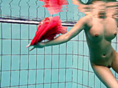 Gros seins, 18 ans, pool