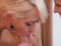 Blond, Pijpbeurt, Masturbatie, Moeder die ik wil neuken, Trio