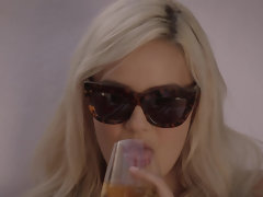 Zwart, Blond, Bedriegen, Sperma in gezicht, Interraciaal, Geld, Feest, Rijden