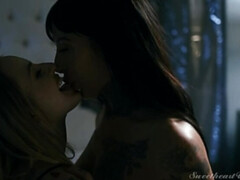 Dormitorio, Rubia, Hembra, Penetracion con dedos, Lamidas, Orgasmo, Tatuaje, Hilo dental