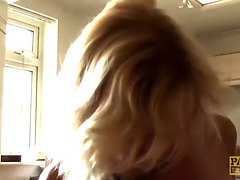 Tetas grandes, Mamada, Británico, Madura, Corridas, Madres para coger, Realidad, Medias largas