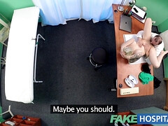 Grote mammen, Blond, Pijpbeurt, Rondborstig, Gezichtspunt, Realiteit, Tieten likken, Uniformpje