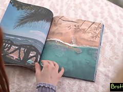 Éjaculer dans la bouche, 2 femmes 1 homme, Hd, Petite femme, Rousse roux, Suçant, Plan cul à trois, Nénés