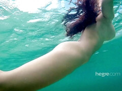 Grote mammen, Bruinharig, Naakt, Natuurlijke tieten, Buiten, Alleen