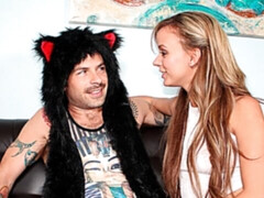 Blonde, Branlette thaïlandaise, Mère que j'aimerais baiser, Nénés