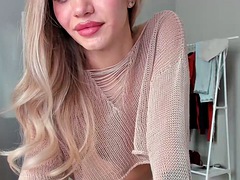 Enthousiasteling, Lieveling, Blond, Masturbatie, Moeder die ik wil neuken, Olie, Tieten likken, Speelgoed