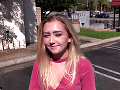 18 ans, Blonde, Sucer une bite, Tir de sperme, Fétiche, Petite femme, Adolescente, Nénés