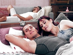 Bisexuelle, Sucer une bite, Queue, Branlette thaïlandaise, Hd, Masturbation, Réalité, Plan cul à trois