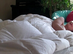 Sex-addicted hussy amateur xxx video