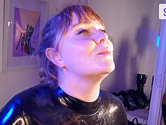 Sperma shot, Vies praten, Hakken, Latex, Roodharige vrouw