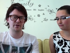 Braunhaarige, Spermaladung, Aufs gesicht abspritzen, Brille, Piercing, Pov, Realität, Tätowierung