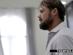 Corrida, Sexo duro, Lamidas, Pequeña, Flaco, Falda, Tatuaje, Adolescente