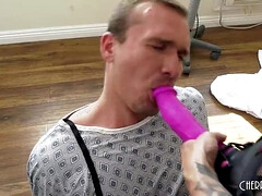 Plantureuse, Gorge profonde, Gode, Médecin, Masturbation, Mère que j'aimerais baiser, Lécher le sphincter, Nénés