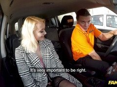 Leie, Arsch, Blasen, Natürlichen titten, Im freien, Zierlich, Strümpfe, Titten