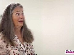 Blonde, Noir ébène, Interracial, Embrassement, Lesbienne, Seins naturels, Chatte, Nénés