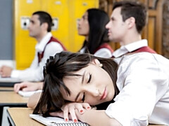 18 jaar, Pijpbeurt, Bruinharig, Hondjeshouding, Harig, Natuurlijke tieten, Tiener, Tieten likken