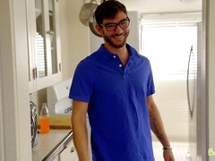 18 ans, Sucer une bite, Brunette brune, Pov, Réalité, Pute, Adolescente, Nénés