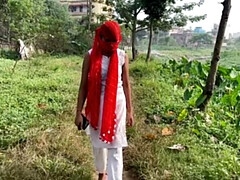 Jungle Outdoor Fast Sex with Laxmi - Desi Bhabhi Anal Blowjob Public Show