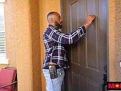 Lonely Housewife Begs BBC To Come Over And Fill Her Cunt