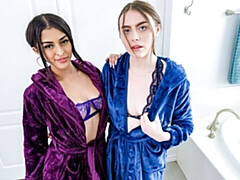 Grosser arsch, Grosser schwanz, Grosse titten, Blasen, Hundestellung, Pov, Dürr, Jungendliche (18+)