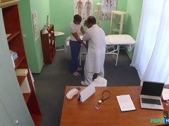 Sucer une bite, Tir de sperme, En levrette, Faciale, Infirmière, Bureau, Train, Uniforme