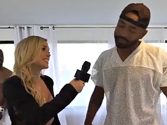 Блондинки, Минет, Буккаке, Семяизвержение, Смазливые, Черненькие, Сперма на лице, Групповуха