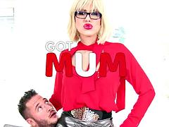 Большие сиськи, Минет, Брюнетки, Измена, Пухленькие, Милф, Тату, Сиськи