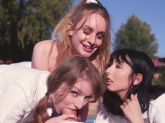 Gros cul, Sucer une bite, Tir de sperme, En levrette, Hd, Seins naturels, Adolescente, Nénés