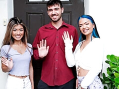 Asiatique, Grosse bite, Sucer une bite, En levrette, 2 femmes 1 homme, Maigrichonne, Adolescente, Plan cul à trois